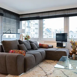 Appartement Modern Luxury With Free Parking Space In The Center, Close To The, Ostende