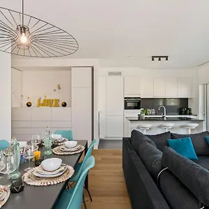 Appartement Huswell - New Near The With Stunning Seaview, Ostende